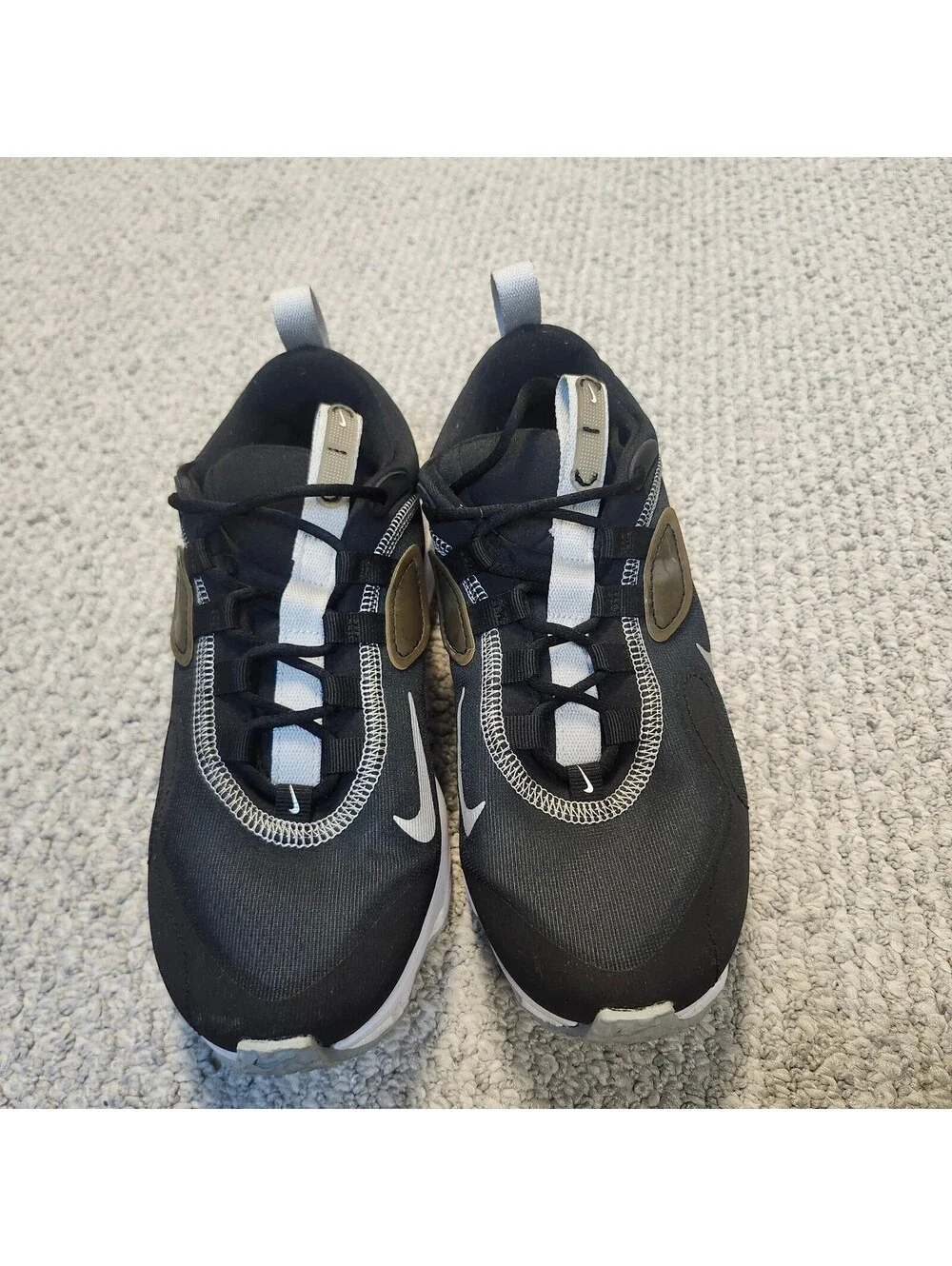 Nike Women's Spark Sneakers Size 7.5 Black and White